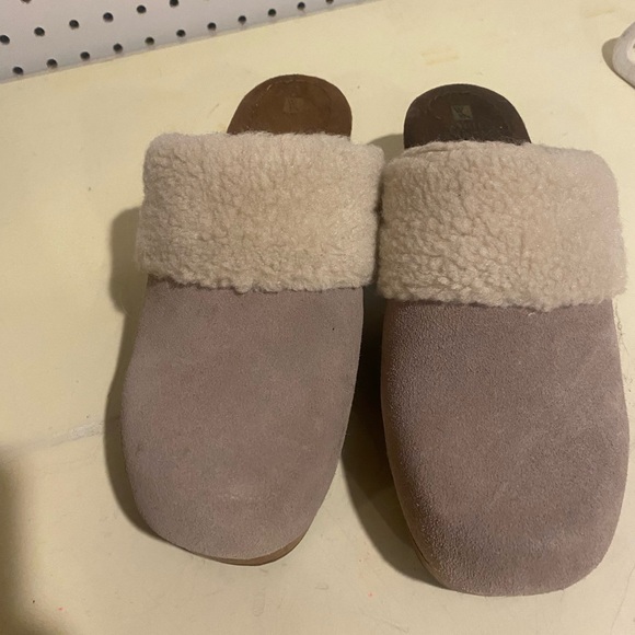 White Mountain Taupe/Grey Clog with Fleece - Picture 7 of 7
